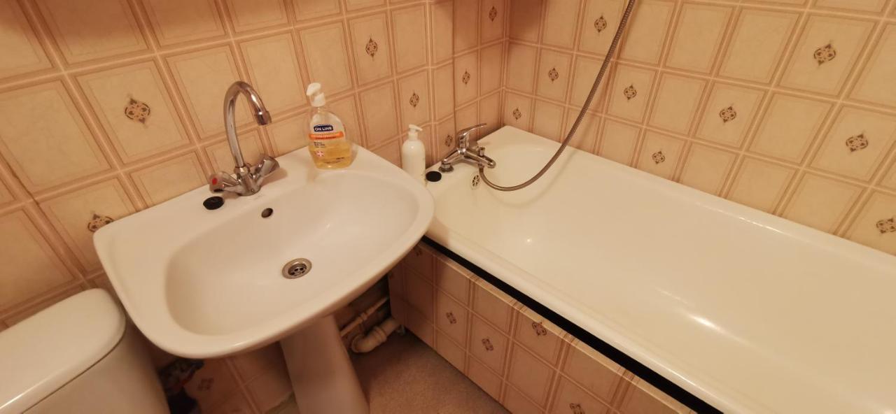 Kawalerka Czestochowa 17 Apartment Ngoại thất bức ảnh