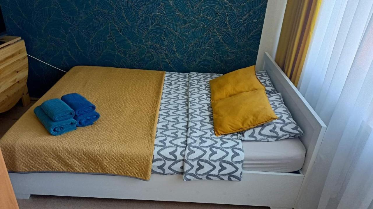 Kawalerka Czestochowa 17 Apartment Ngoại thất bức ảnh