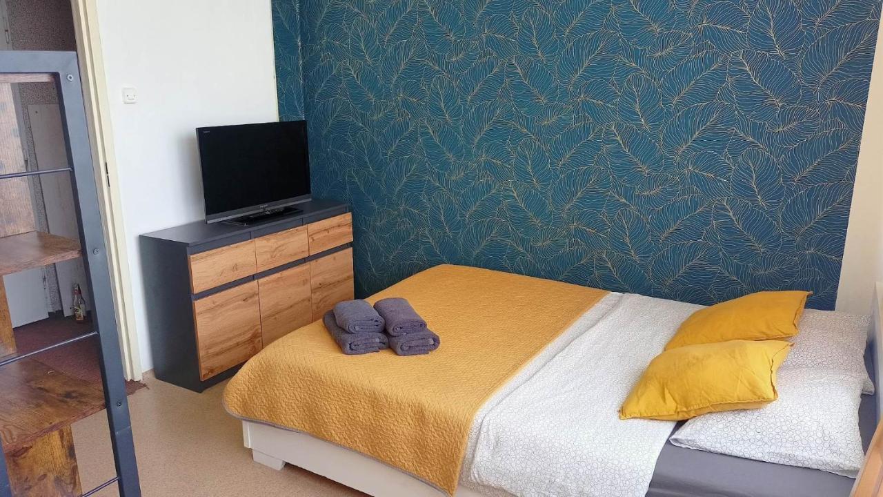 Kawalerka Czestochowa 17 Apartment Ngoại thất bức ảnh