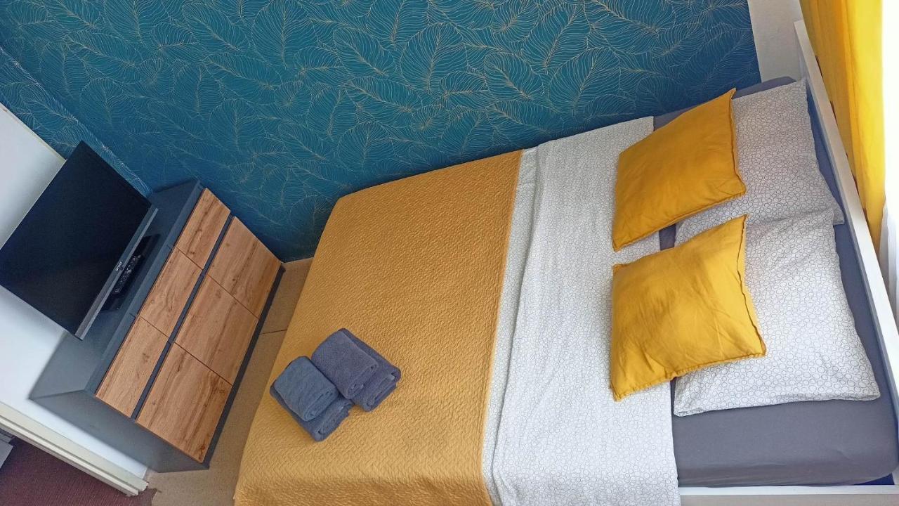 Kawalerka Czestochowa 17 Apartment Ngoại thất bức ảnh